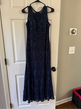 Elegant Navy Lace Evening Dress